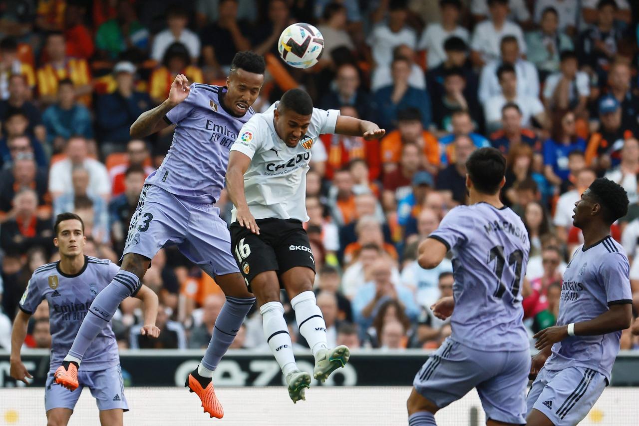 Real Madrid Secures Victory With Ten Men Against Valencia